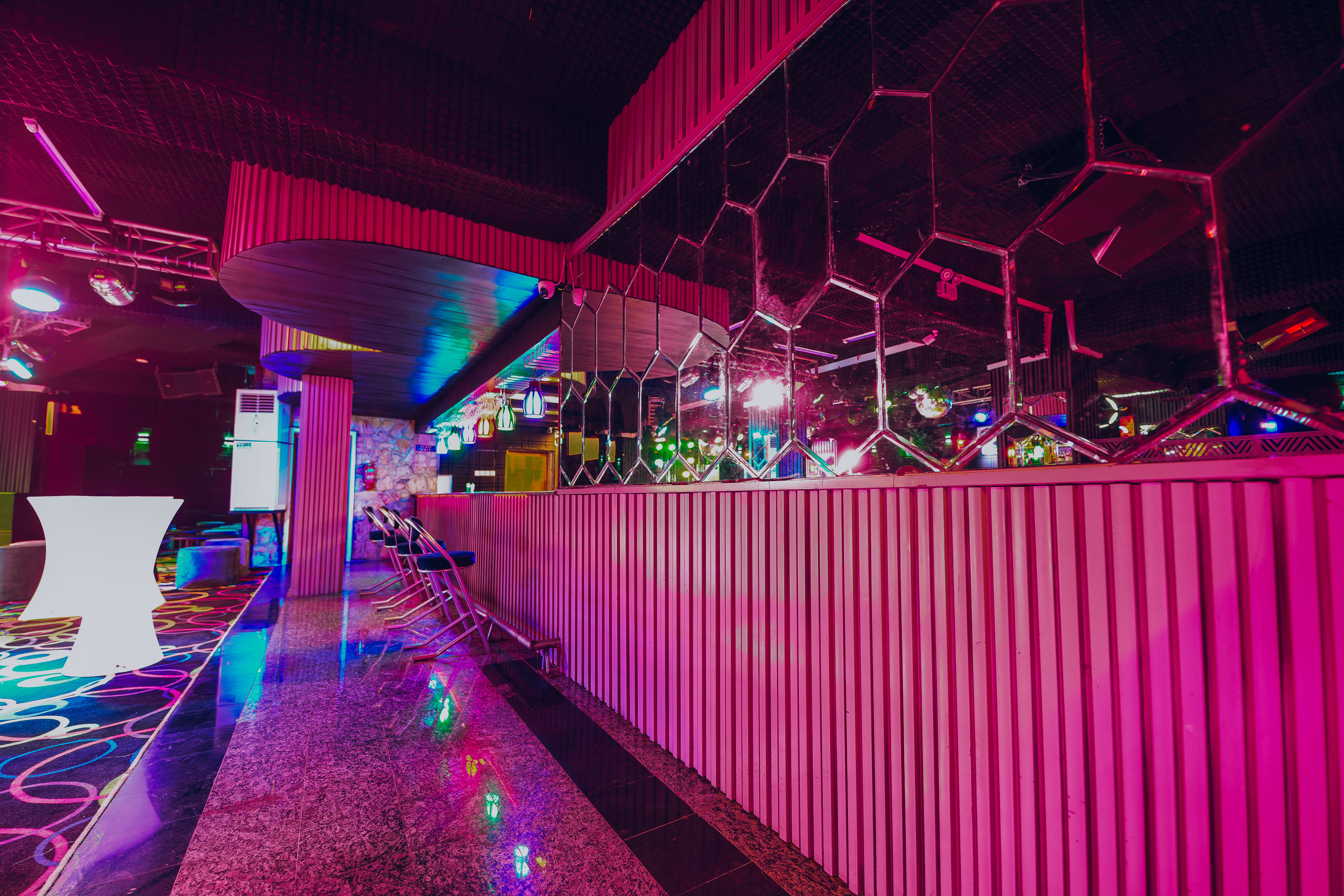 Camero 67 Club - Main dance floor with state-of-the-art lighting system