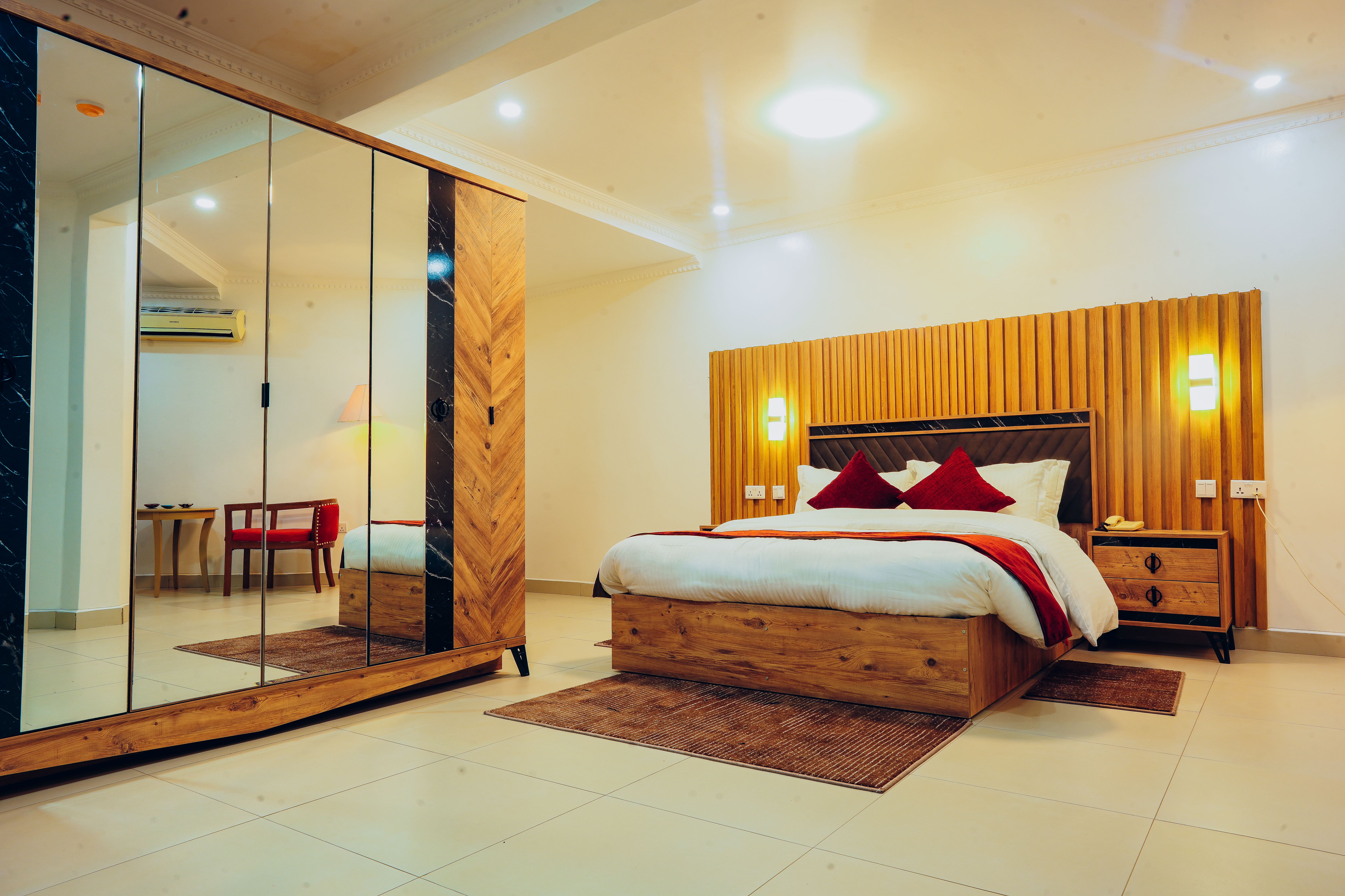 Rakka Hotel - Premium deluxe suite with luxury furnishing and comfortable accommodation in Kigali